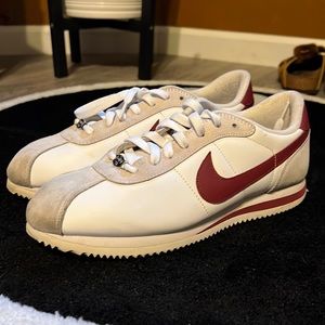 Nike Cortez size 10